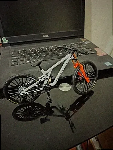 1:8 Mountain bike desk ornament