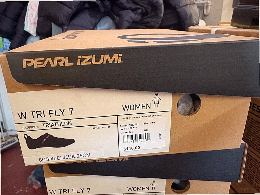 Pearl Izumi bike shoes Women' 8 (40) Triathlon Retails for $110